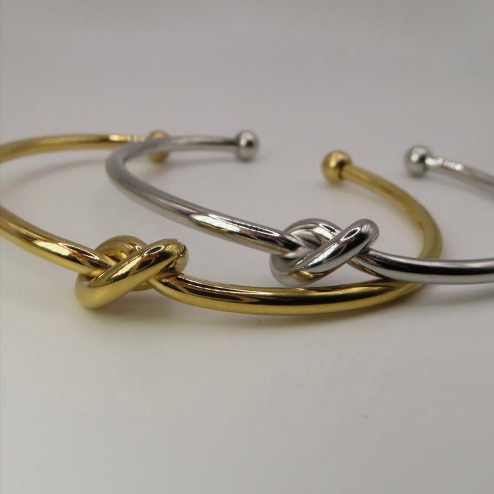 Bracciale rigido nodo